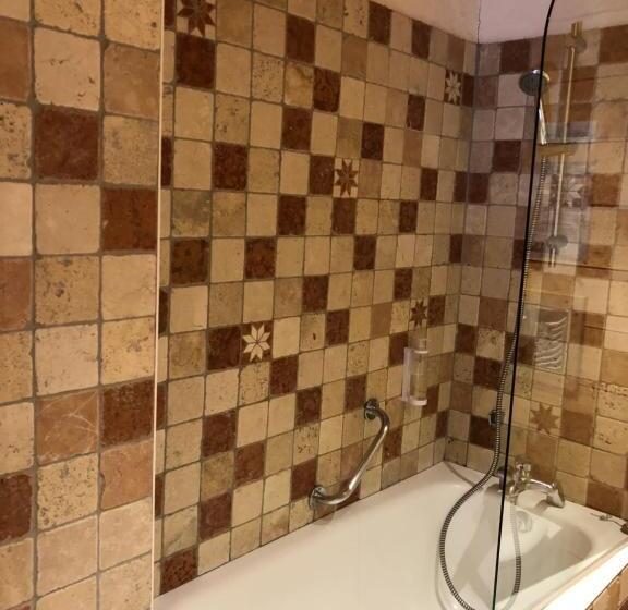 四人标准间, Hôtel Restaurant De La Chaussée