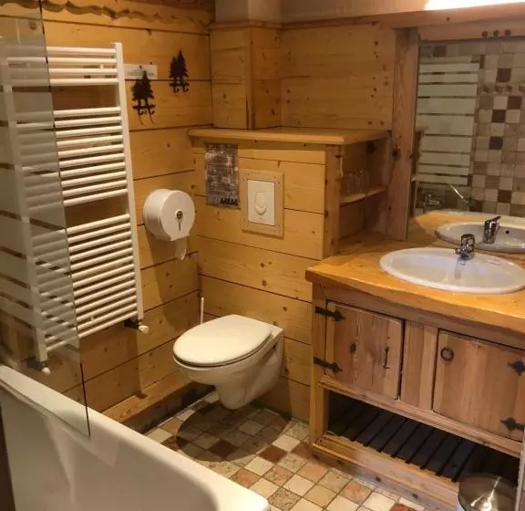 スタンダード４人部屋, Hôtel Restaurant De La Chaussée