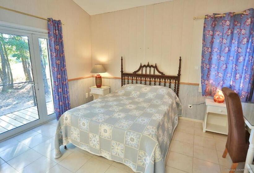 テラス付き1ベッドルームアパートメント, Hôtel Restaurant Les Lavandins