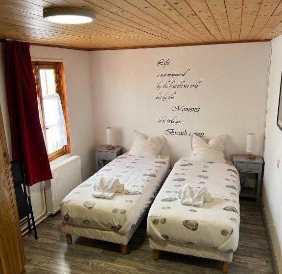 חדר סטנדרט לארבעה, La Foret De Maronne