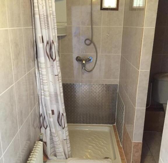 חדר יחיד בסיסי, La Foret De Maronne