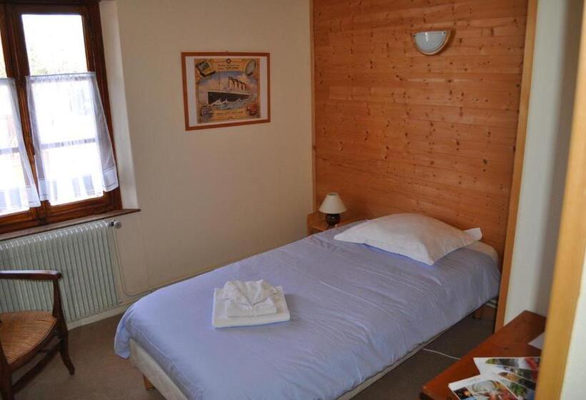 חדר יחיד בסיסי, La Foret De Maronne