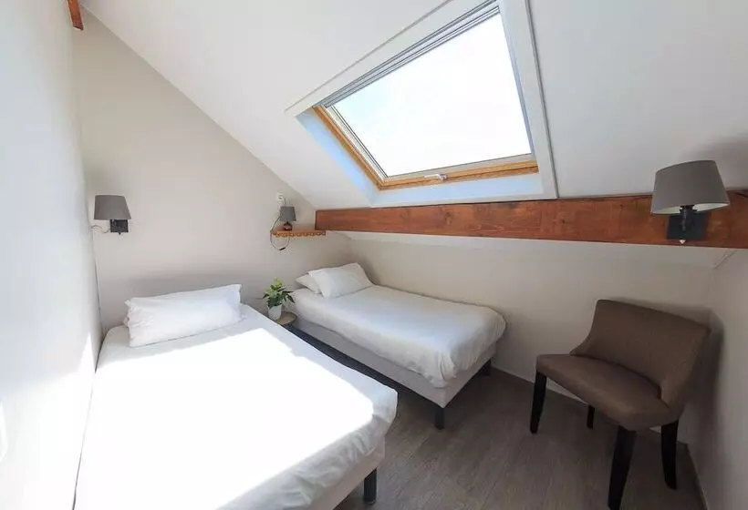 スタンダード４人部屋, Logis Hôtel Annecy Nord / Argonay