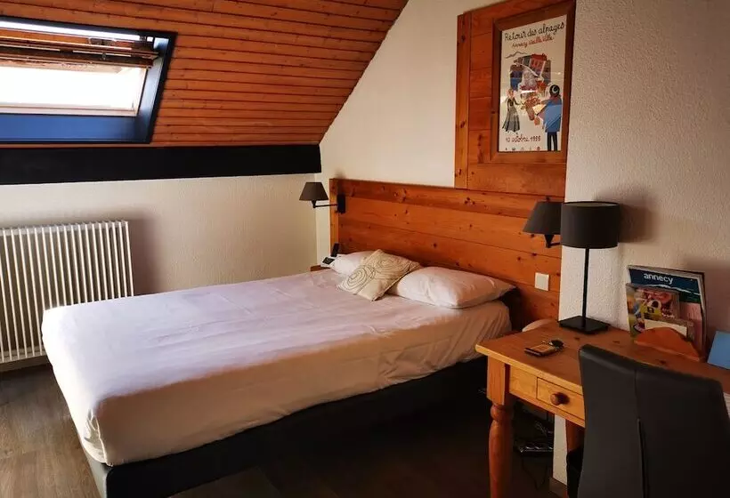 スタンダード４人部屋, Logis Hôtel Annecy Nord / Argonay