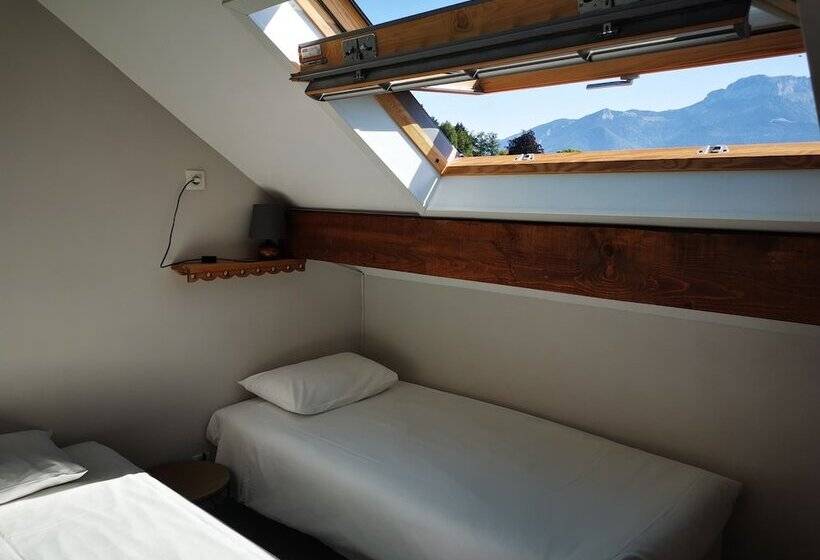 Четырехместный Номер Стандарт, Logis Hôtel Annecy Nord / Argonay