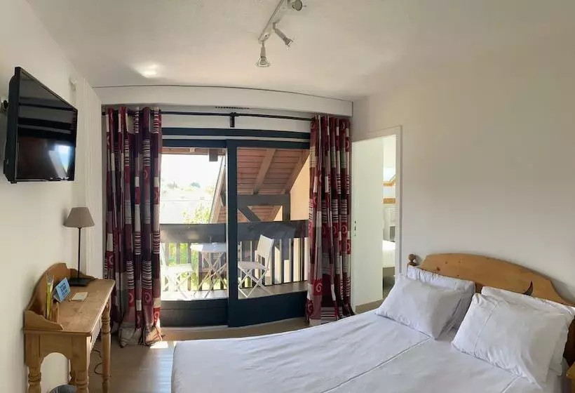 スーペリアの４人部屋, Logis Hôtel Annecy Nord / Argonay