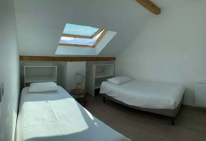 スーペリアの４人部屋, Logis Hôtel Annecy Nord / Argonay