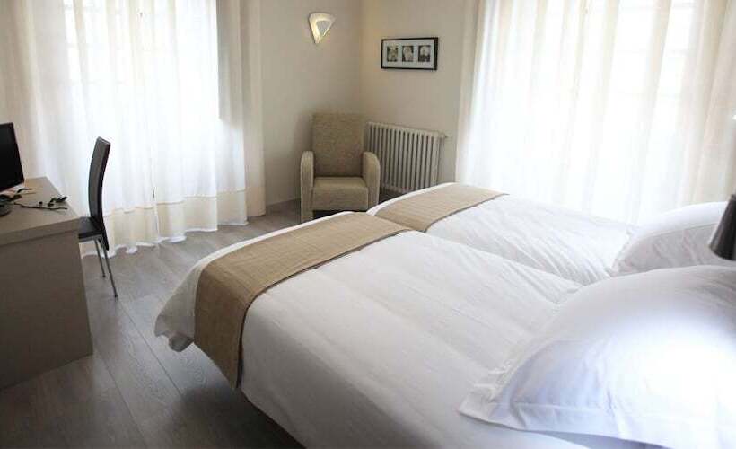 スタンダードルーム, Los Guardeses