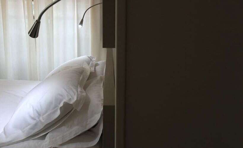 スタンダードルーム, Los Guardeses