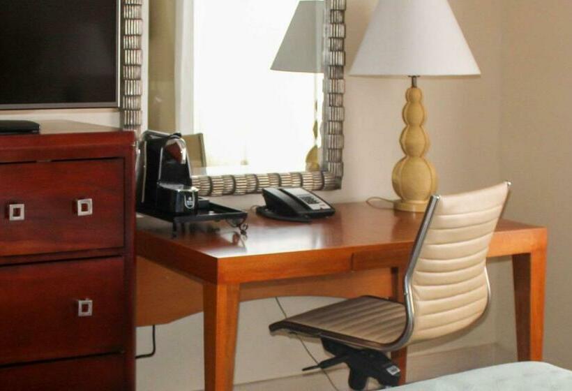 חדר סטנדרט עם מיטת קינג, Four Points San Jose Costa Rica