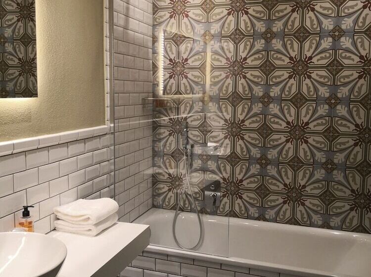 اتاق استاندارد یک نفره, San Luca