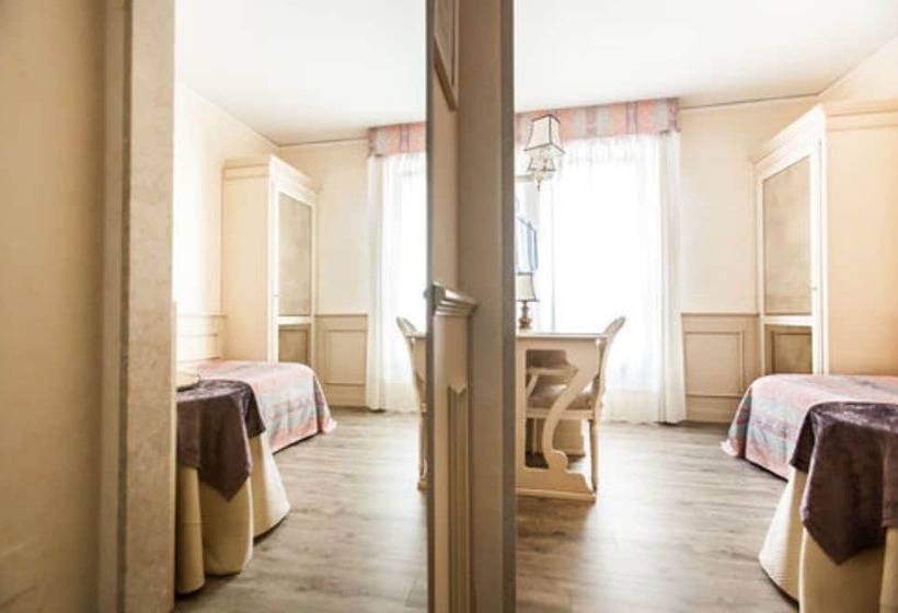 اتاق استاندارد یک نفره, San Luca