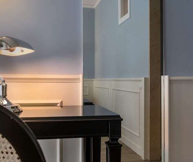 اتاق عادی, San Luca