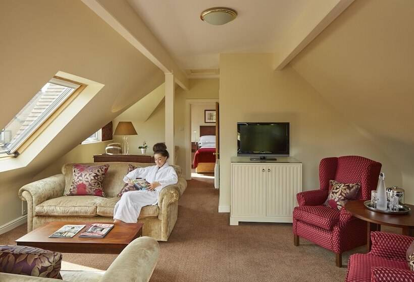 套房, Macdonald Elmers Court