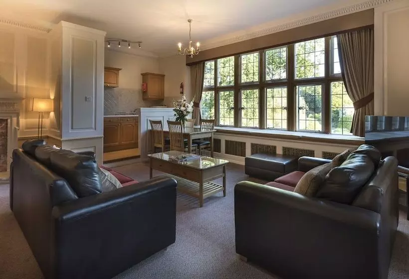 １ベッドルームのスーペリアアパートメント, Macdonald Elmers Court