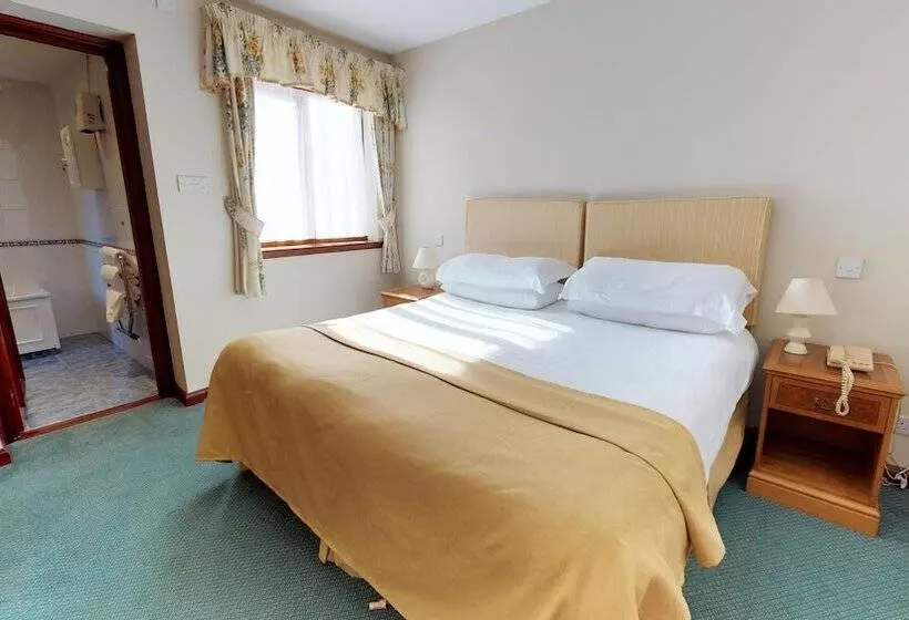 2-Bedroom Classic Apartment, Macdonald Elmers Court