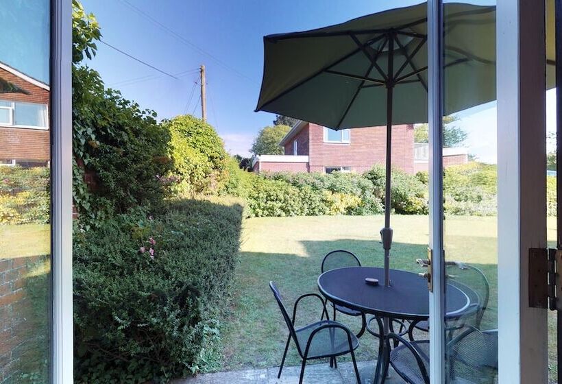 2-Bedroom Classic Apartment, Macdonald Elmers Court