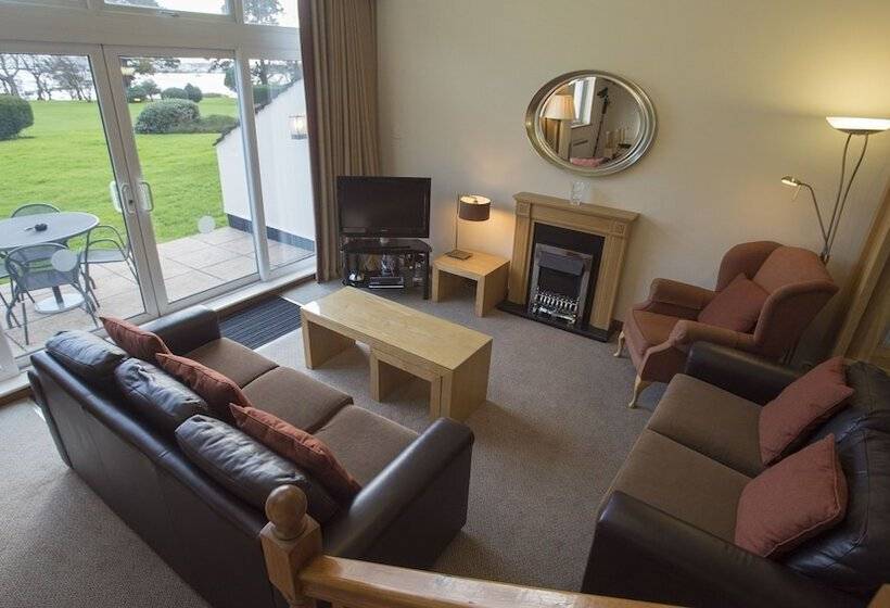 带2个卧室的高级公寓, Macdonald Elmers Court