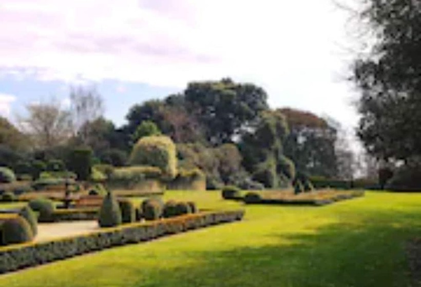 带2个卧室的高级公寓, Macdonald Elmers Court