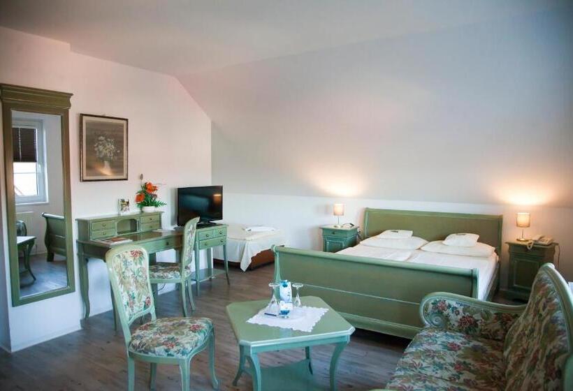 家庭间, Flair Hotel Reuner