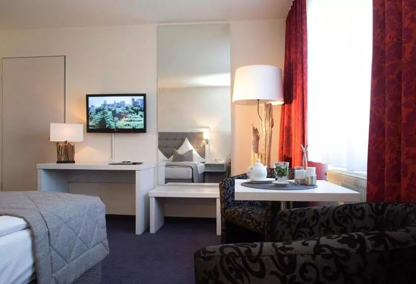 コンフォートルーム, Hafenhotel Pommernyacht