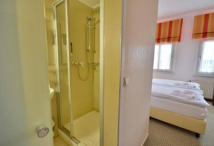 이코노미 룸, Alt Connewitz