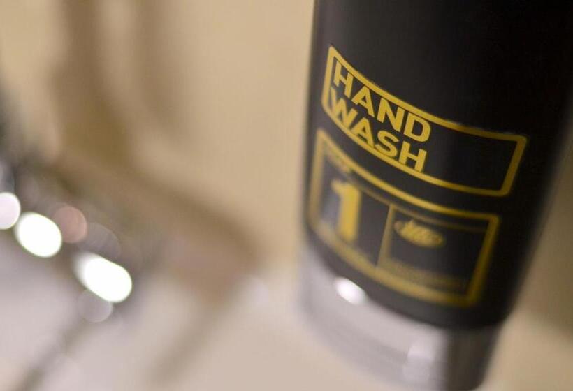 컴포트 룸, Alt Connewitz