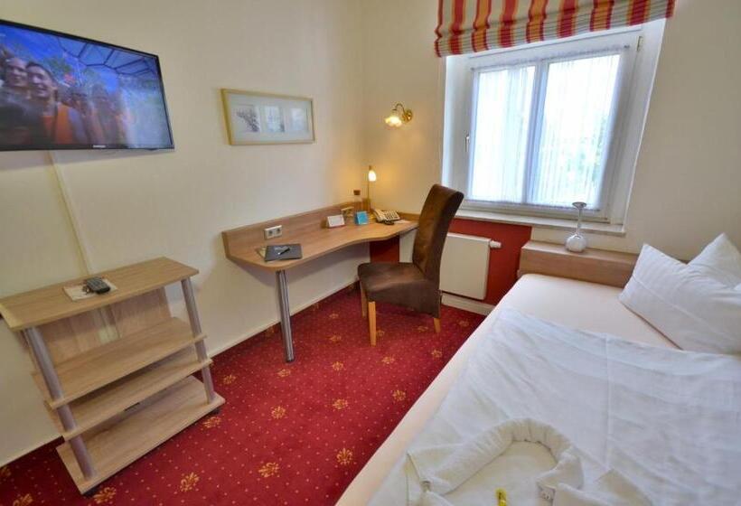 컴포트 싱글 룸, Alt Connewitz