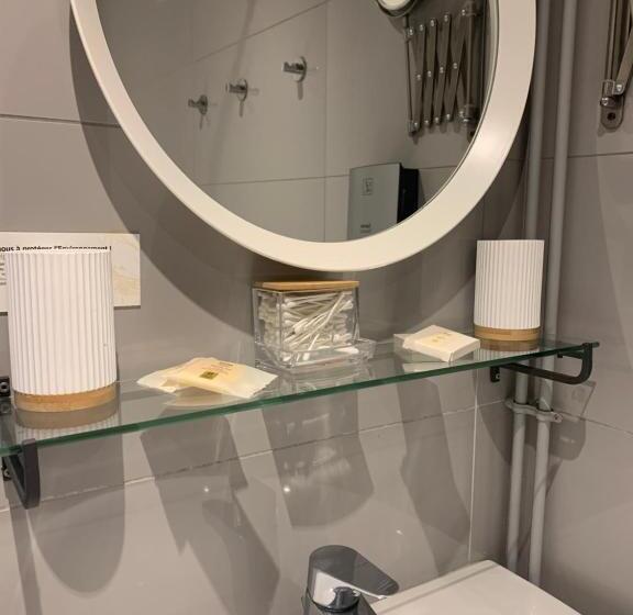 스탠다드 트리플 룸, Auberge Du Cheval Blanc