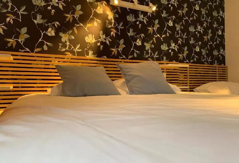 Standard Kolmen Hengen Huone, Auberge Du Cheval Blanc