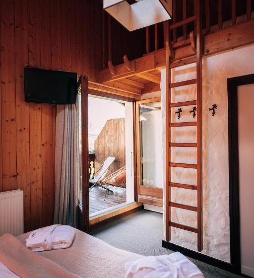 غرفة قياسية ثلاثية مزودة بشرفة, Chalet Hôtel Gai Soleil