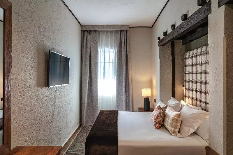 سوئیت با تخت بزرگ, Holiday Inn Express Davis University Area, An Ihg
