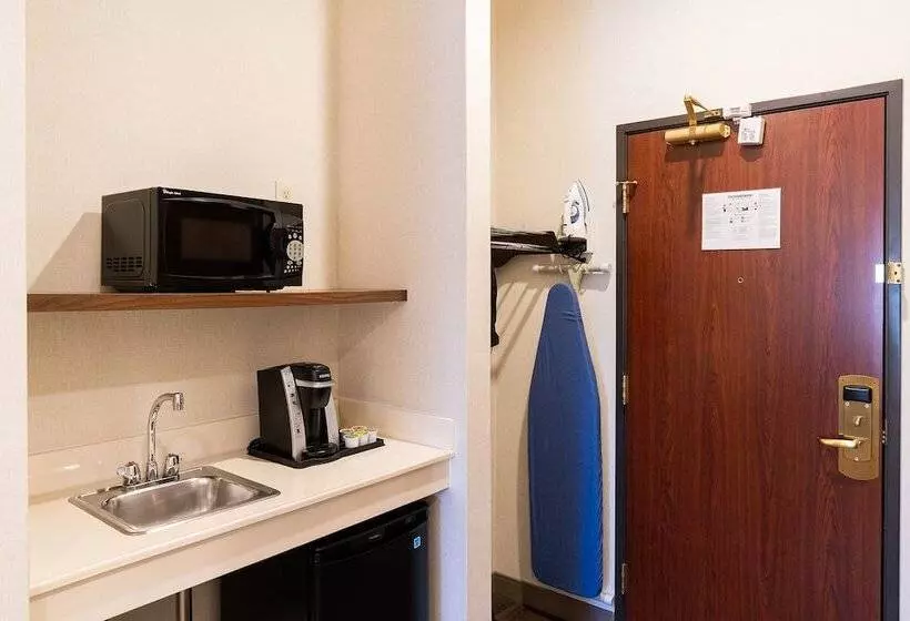 سوییت, Holiday Inn Express Davis University Area, An Ihg