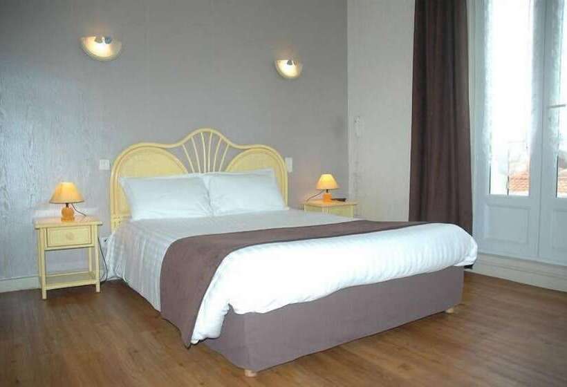 标准三人间, Hôtel Restaurant L Ecailler