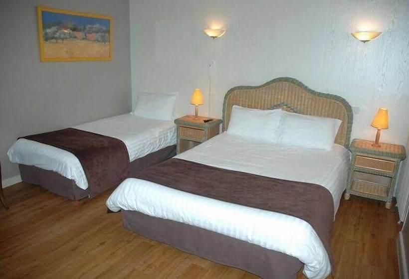 标准三人间, Hôtel Restaurant L Ecailler