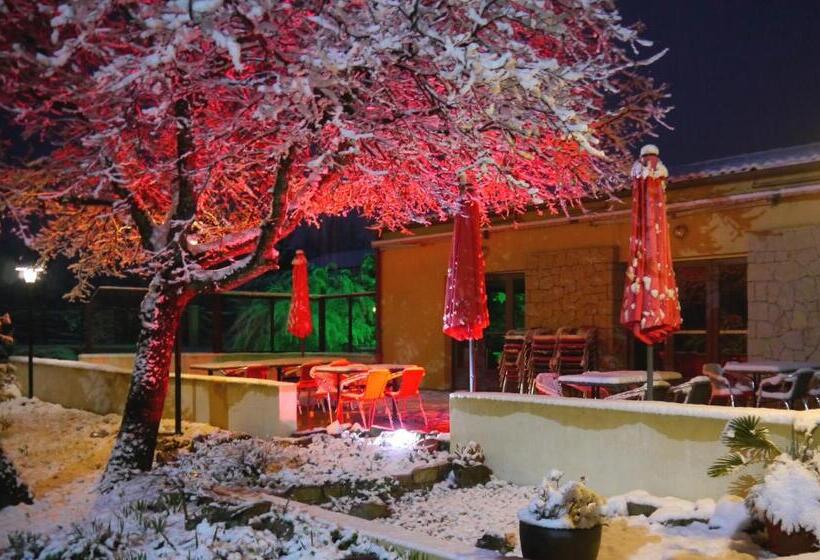 Трехместный Номер Комфорт, Hôtel Les Persèdes