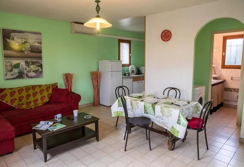 Talo 1 Makuuhuone, Hôtel Les Persèdes
