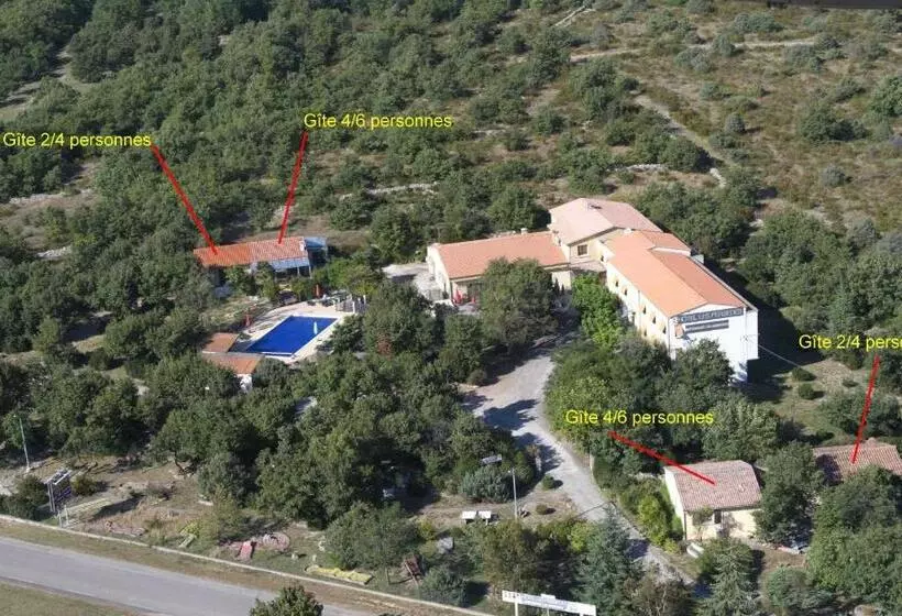 Talo 2 Makuuhuonetta, Hôtel Les Persèdes