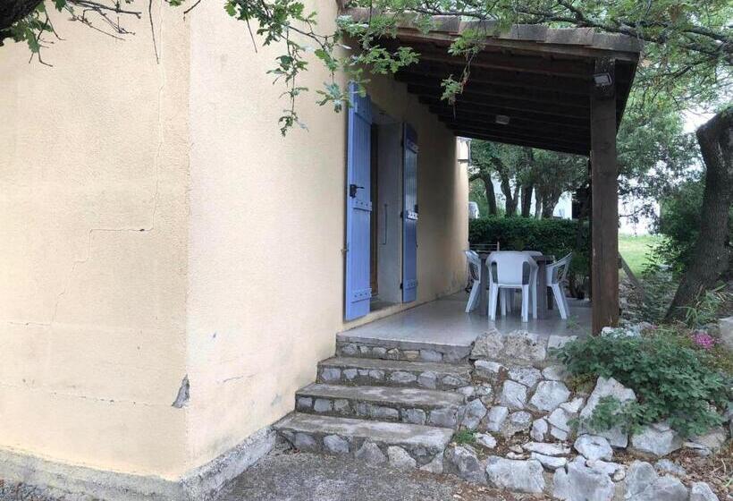 Дом 2 Спальни, Hôtel Les Persèdes