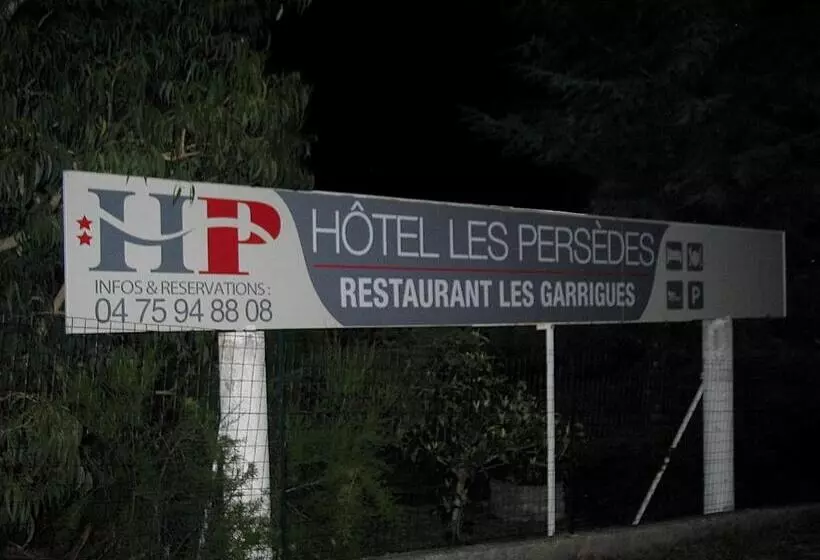 Talo 2 Makuuhuonetta, Hôtel Les Persèdes