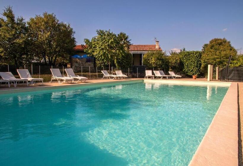 이코노미 트리플 룸, Hôtel Les Persèdes