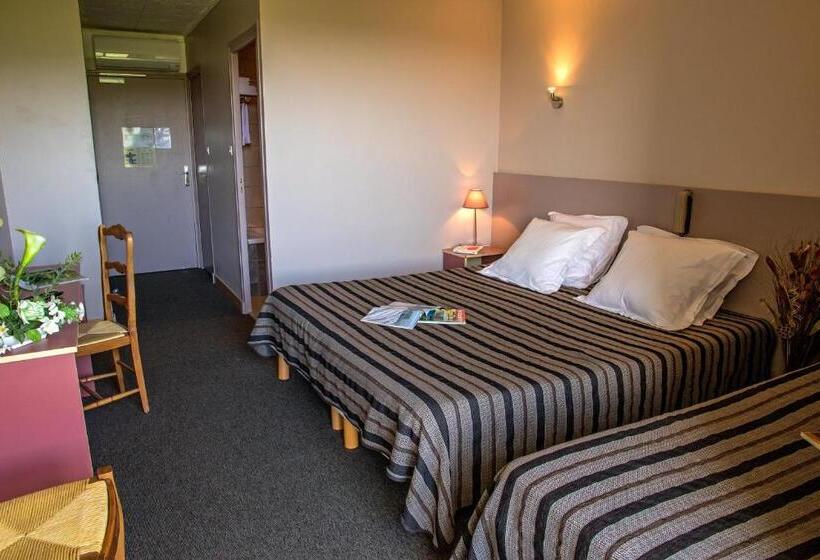 컴포트 트리플 룸, Hôtel Les Persèdes