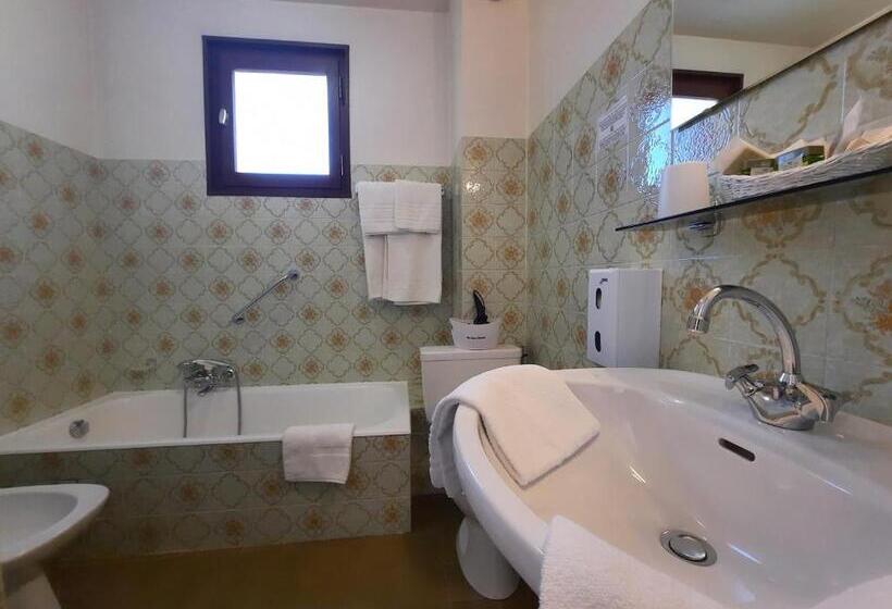 Номер Стандарт, Hôtel Les Triolets