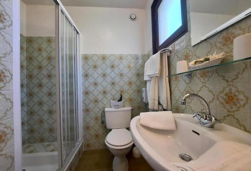 Одноместный Номер Basic, Hôtel Les Triolets