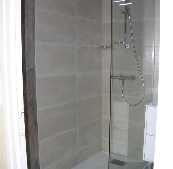 标准三人间, Hôtel Restaurant L Ecailler