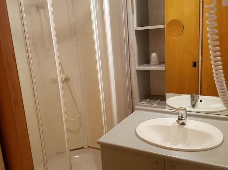 חדר משפחתי, Hôtel Restaurant Le Moulin Du Plain