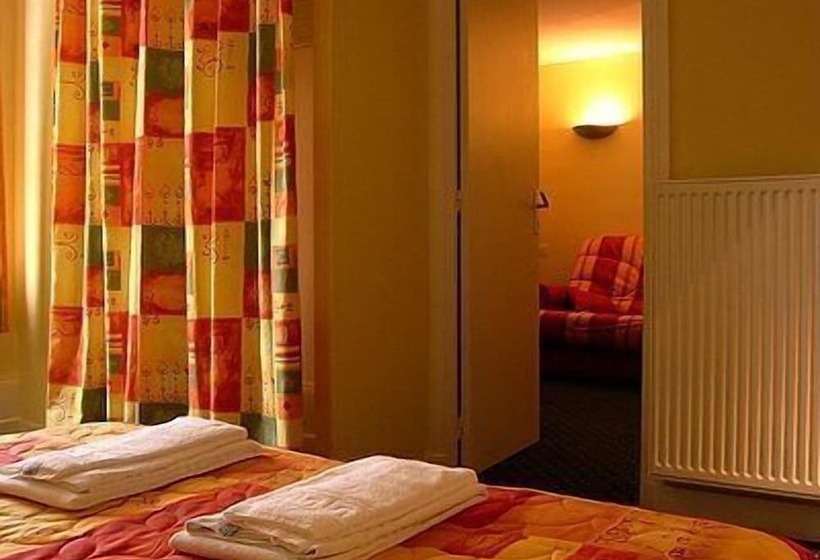 Семейный Номер, La Tablee Medievale