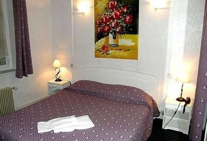 Семейный Номер, La Tablee Medievale