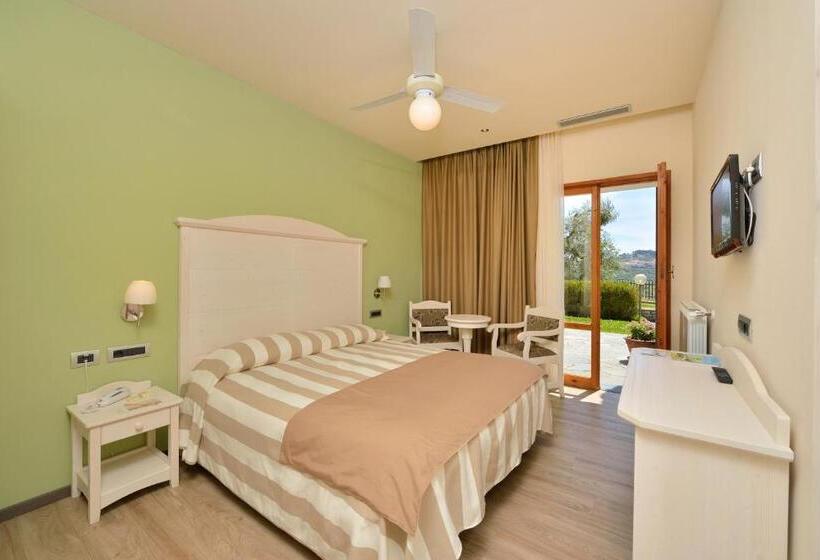 标准间, Liliana Diano Marina