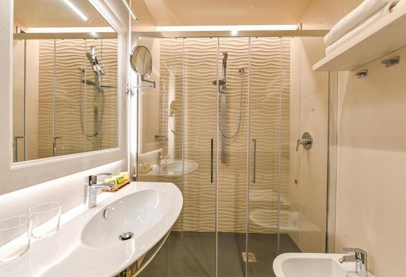 高级大房间, Liliana Diano Marina